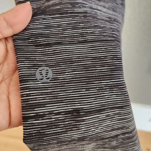 Lululemon Pants Size 4 - Picture 6 of 7